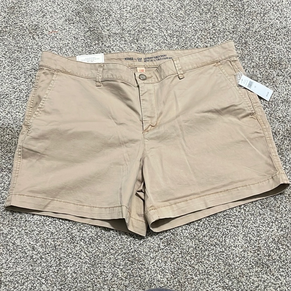 GAP 5 inch shorts women’s size 12
